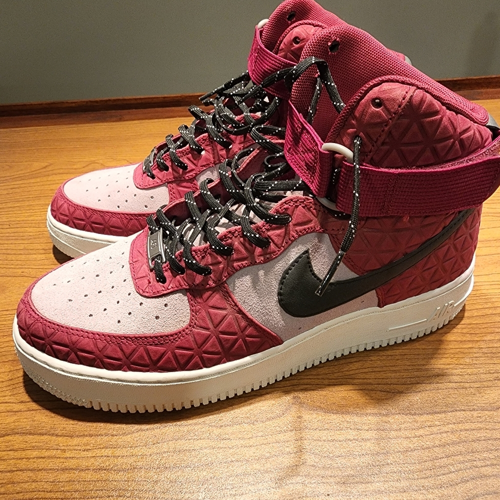 Nike Women's Air Force 1 High PRM Suede